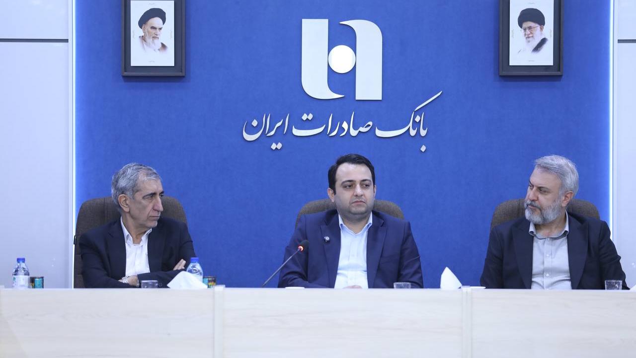 فرهنگ ایثار، سرمایه‌ای برای خدمت صادقانه به مردم است