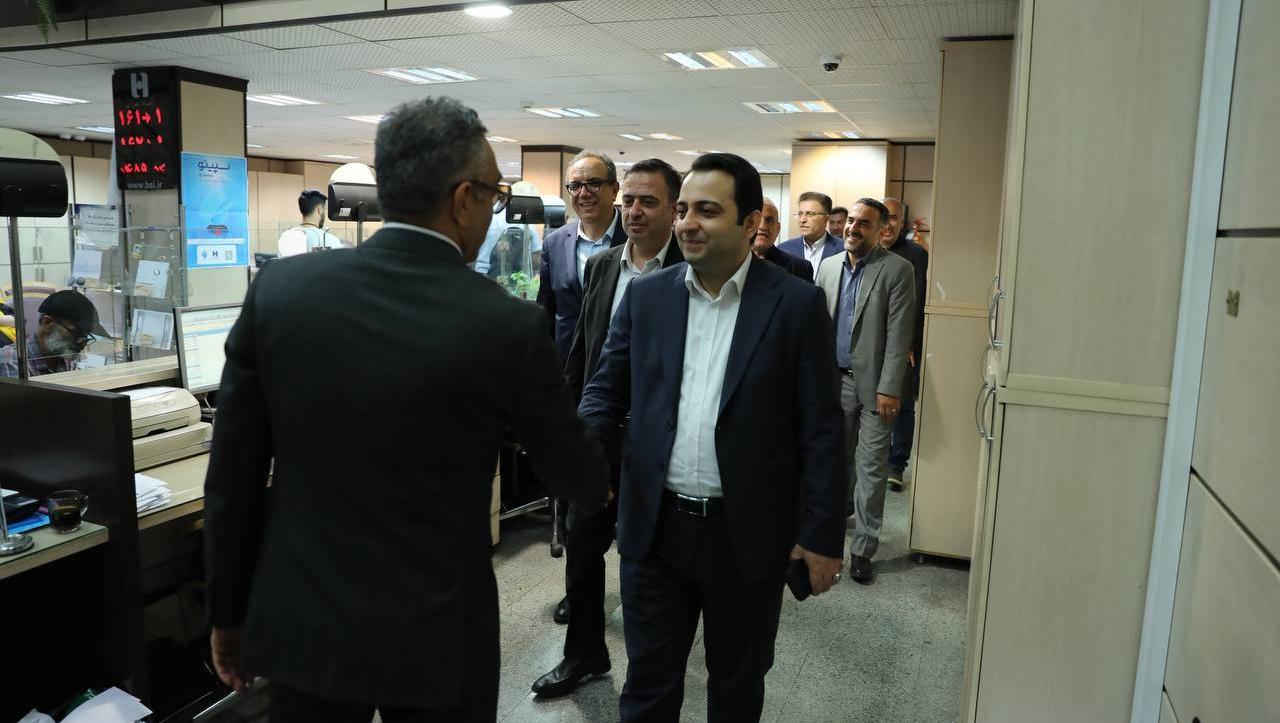 بازدید روزانه مدیرعامل، اعضای هیئت مدیره و مدیران ارشد بانک صادرات ایران از شعب و ستاد بانک و مجموعه‌های تولیدی فعال