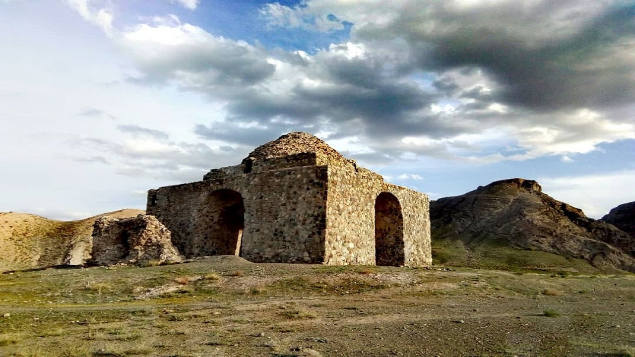 کشف بقایای آتشکده ۱۷۰۰ ساله در خراسان رضوی