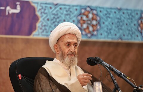 تا چهار کلمه یاد گرفتیم فکر نکنیم کلید علوم در دست ماست