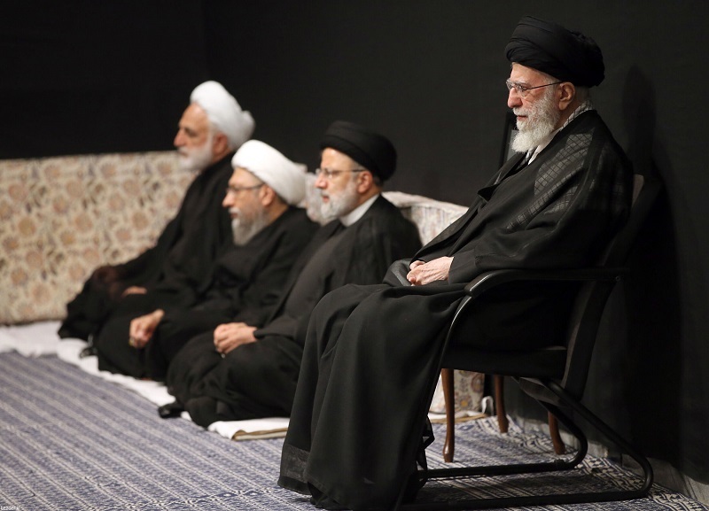 برگزاری  آخرین شب عزاداری محرم  با حضور رهبر انقلاب و جمعی از عزاداران حسینی